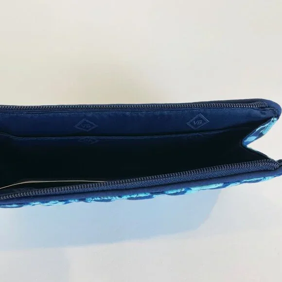 Vera Bradley RFID Front-Zip Wristlet Cuban Tile - Picture 3 of 6